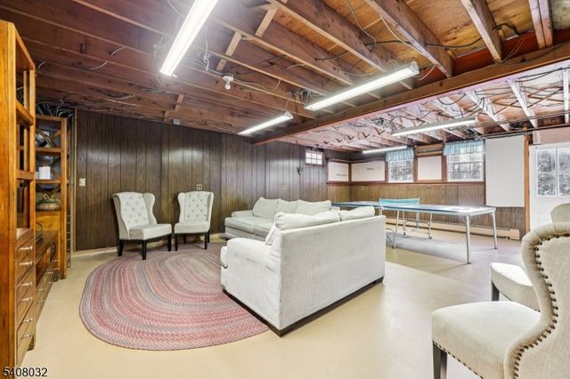 418 Pines Lake Dr, Wayne Twp., NJ 07470