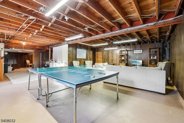 418 Pines Lake Dr, Wayne Twp., NJ 07470