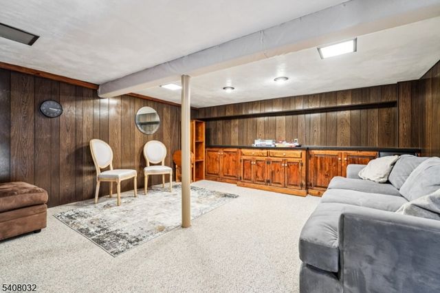 418 Pines Lake Dr, Wayne Twp., NJ 07470