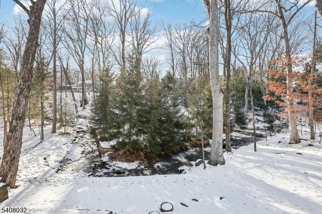418 Pines Lake Dr, Wayne Twp., NJ 07470