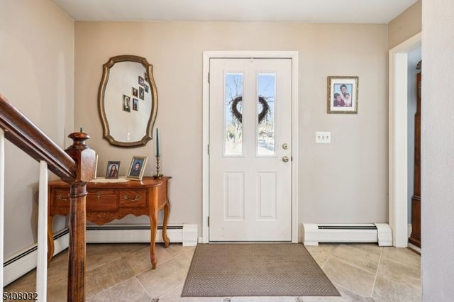 418 Pines Lake Dr, Wayne Twp., NJ 07470