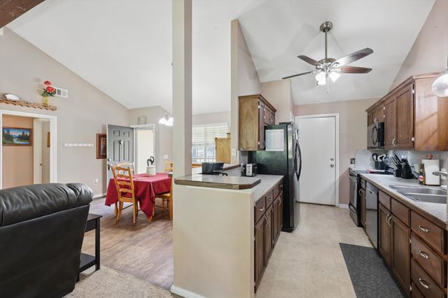 628 Stagecoach Drive, Oak Point, TX 75068