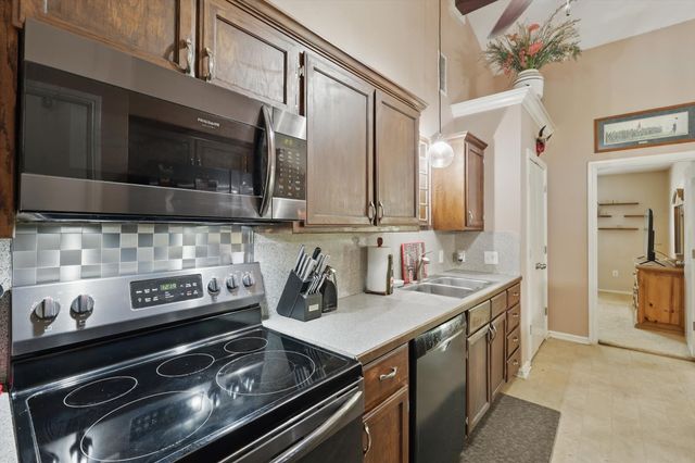 628 Stagecoach Drive, Oak Point, TX 75068