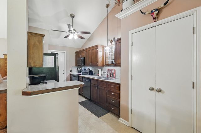 628 Stagecoach Drive, Oak Point, TX 75068