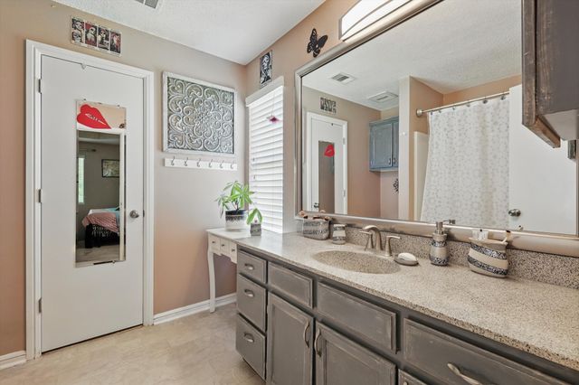 628 Stagecoach Drive, Oak Point, TX 75068