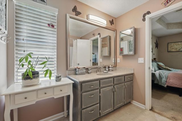 628 Stagecoach Drive, Oak Point, TX 75068