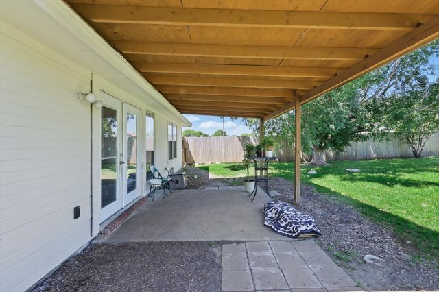 628 Stagecoach Drive, Oak Point, TX 75068