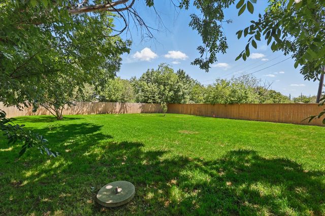 628 Stagecoach Drive, Oak Point, TX 75068