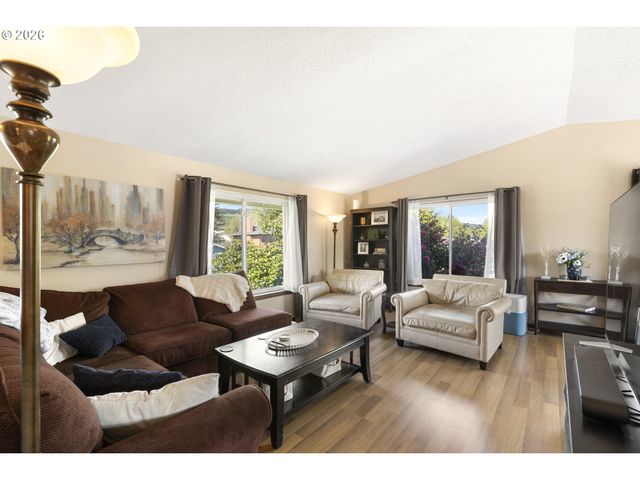 200 E FOOTHILLS Dr, Newberg, OR 97132