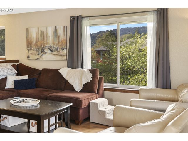200 E FOOTHILLS Dr, Newberg, OR 97132