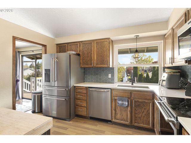 200 E FOOTHILLS Dr, Newberg, OR 97132