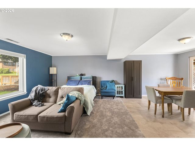 200 E FOOTHILLS Dr, Newberg, OR 97132