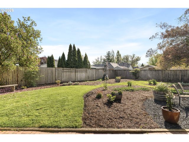 200 E FOOTHILLS Dr, Newberg, OR 97132