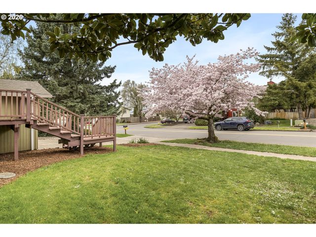 200 E FOOTHILLS Dr, Newberg, OR 97132