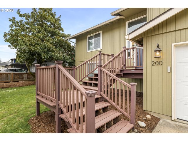 200 E FOOTHILLS Dr, Newberg, OR 97132