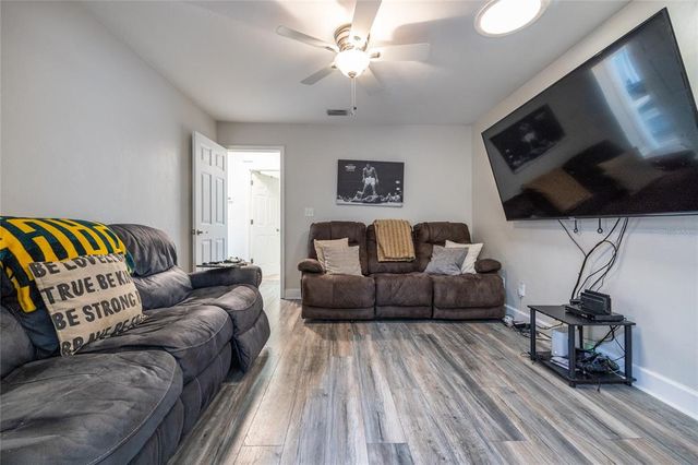 945 SW 82ND TERRACE, Gainesville, FL 32607