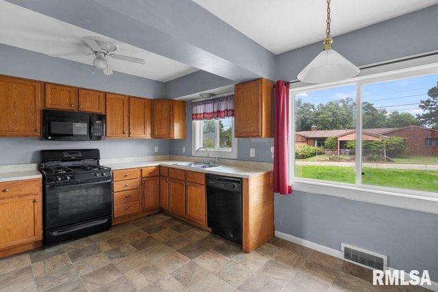 816 SPALDING Boulevard, Davenport, IA 52804