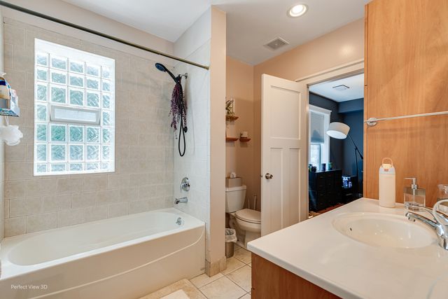 2111 W ARTHUR Avenue 1S, Chicago, IL 60645