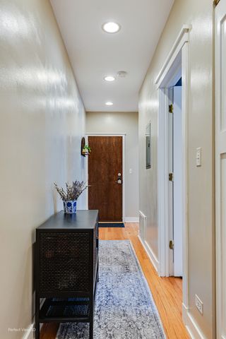 2111 W ARTHUR Avenue 1S, Chicago, IL 60645