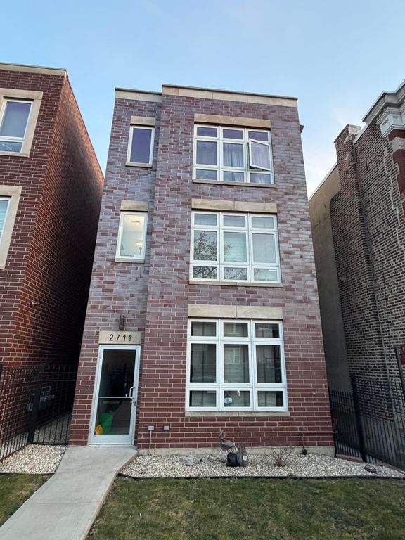 2711 W Polk Street, Chicago, IL 60612