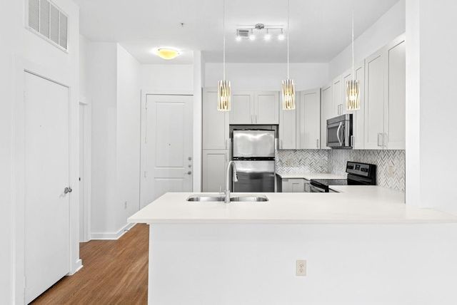 1900 Barton Springs RD 2021, Austin, TX 78704