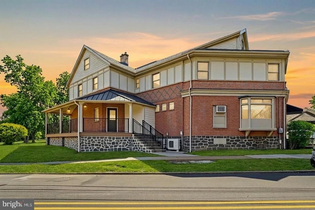 1 PENNSYLVANIA AVE, WAYNE, PA 19087 — exterior