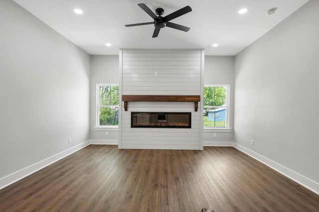 312 Morehead Street E, Franklin, TX 77856