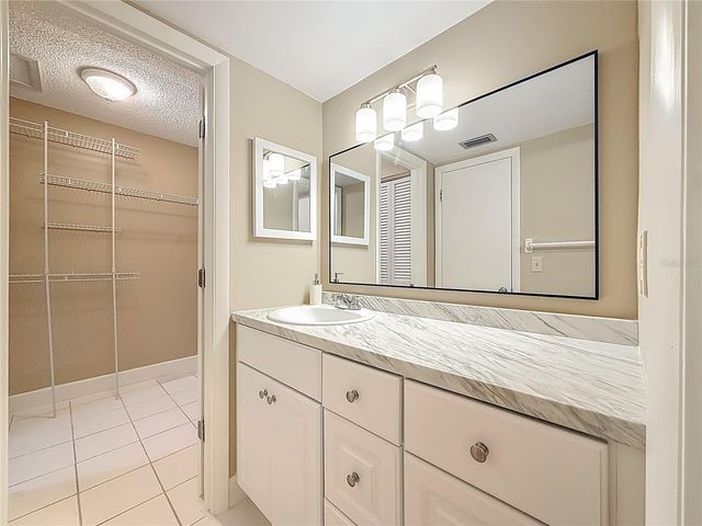 6301 NEWTOWN CIRCLE 1A2, Tampa, FL 33615