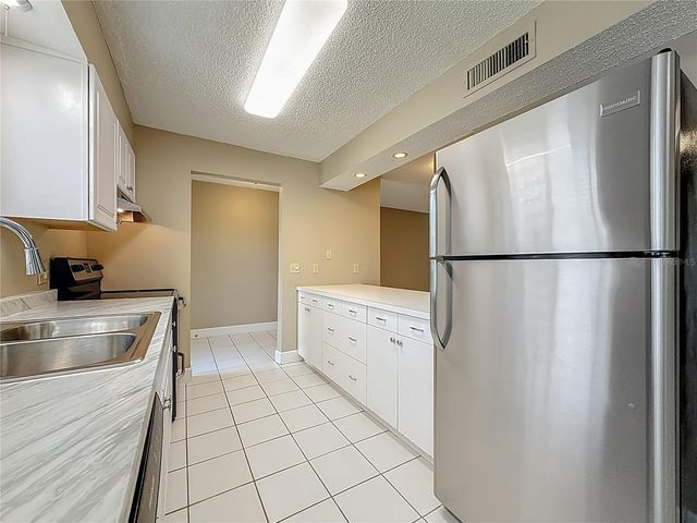 6301 NEWTOWN CIRCLE 1A2, Tampa, FL 33615