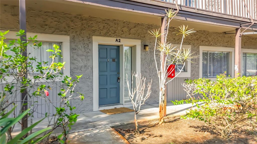 6301 NEWTOWN CIRCLE 1A2, Tampa, FL 33615