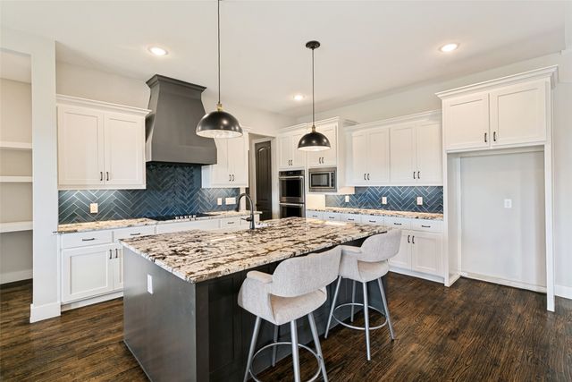 1025 Aledo Ridge Court, Fort Worth, TX 76108