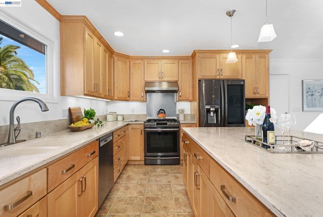 1416 Harrington St, Fremont, CA 94539