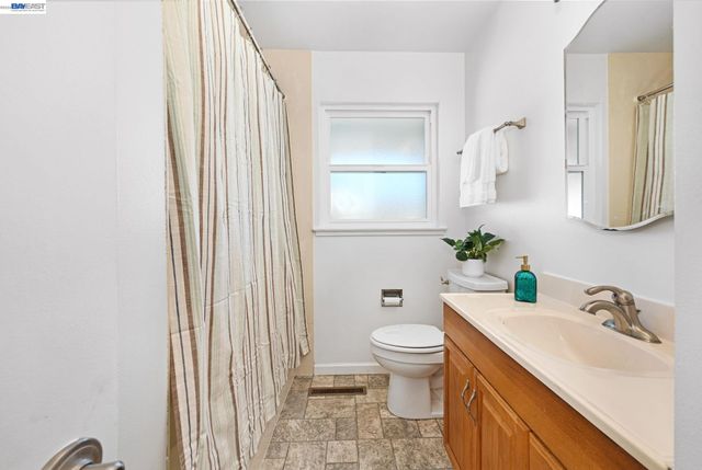 1416 Harrington St, Fremont, CA 94539