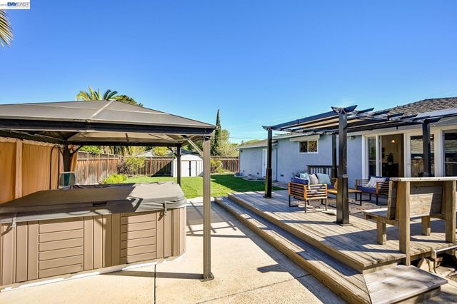 1416 Harrington St, Fremont, CA 94539