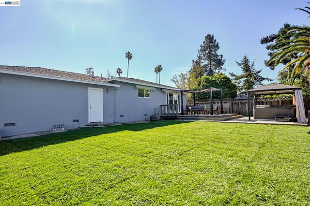 1416 Harrington St, Fremont, CA 94539