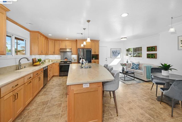 1416 Harrington St, Fremont, CA 94539