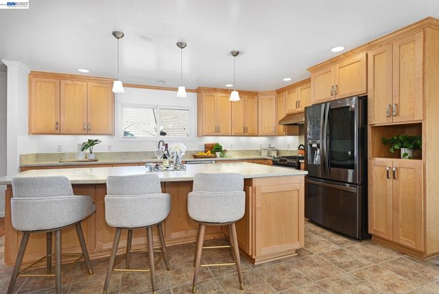 1416 Harrington St, Fremont, CA 94539