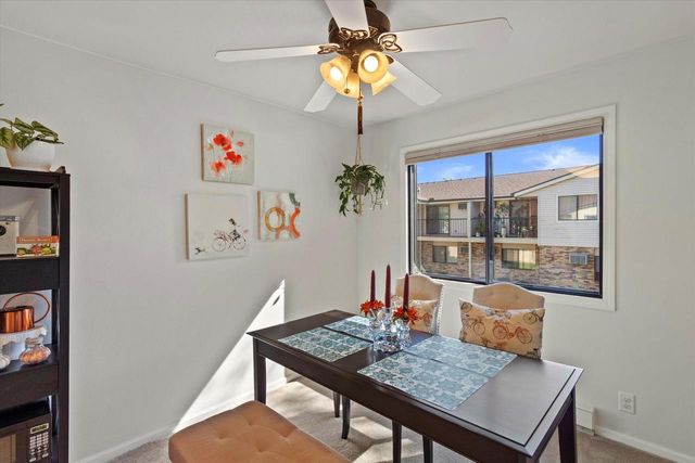 4442 S Greenridge CIRCLE, Greenfield, WI 53220