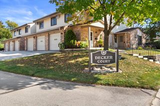 4442 S Greenridge CIRCLE, Greenfield, WI 53220