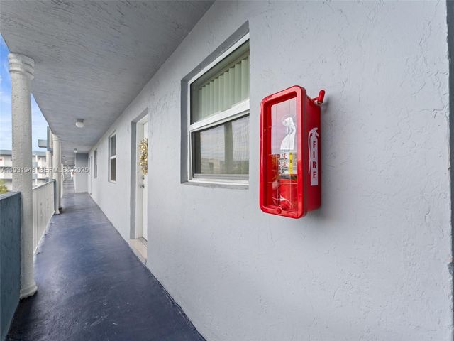 1655 W 44th Pl 448, Hialeah, FL 33012