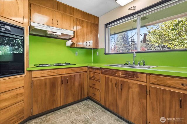 3018 Ammons Drive, Longview, WA 98632