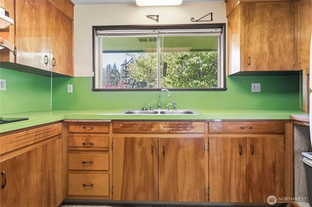 3018 Ammons Drive, Longview, WA 98632