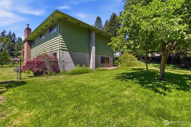 3018 Ammons Drive, Longview, WA 98632