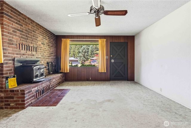 3018 Ammons Drive, Longview, WA 98632
