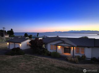 8238 Maritime Drive, Clinton, WA 98236