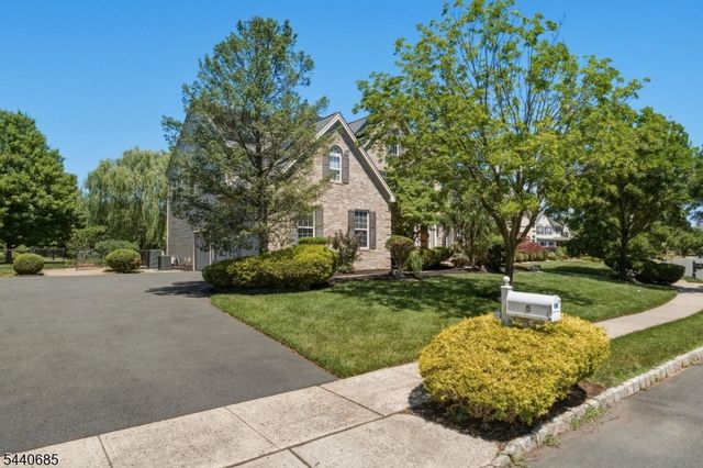5 Rue Cezanne, Franklin Twp., NJ 08873