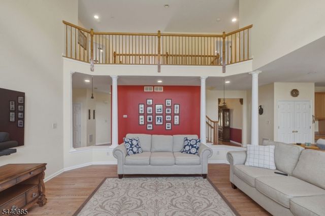 5 Rue Cezanne, Franklin Twp., NJ 08873