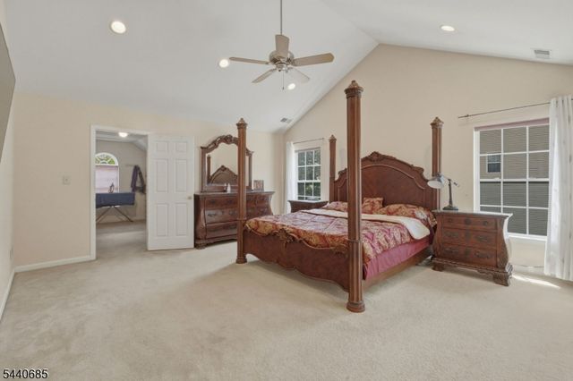 5 Rue Cezanne, Franklin Twp., NJ 08873