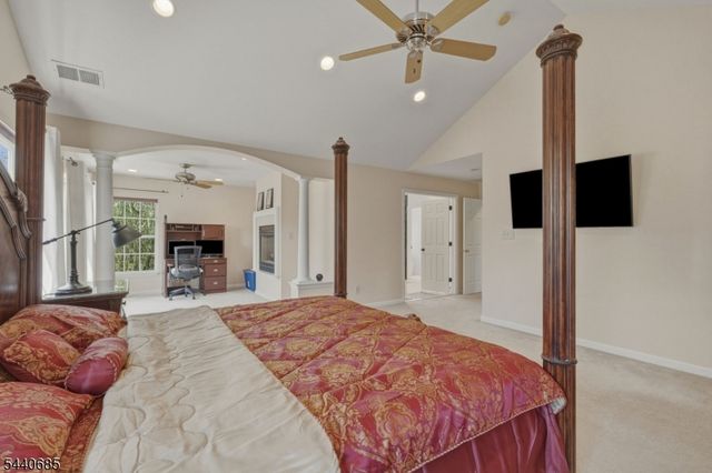 5 Rue Cezanne, Franklin Twp., NJ 08873