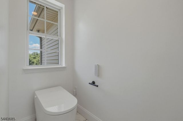 5 Rue Cezanne, Franklin Twp., NJ 08873